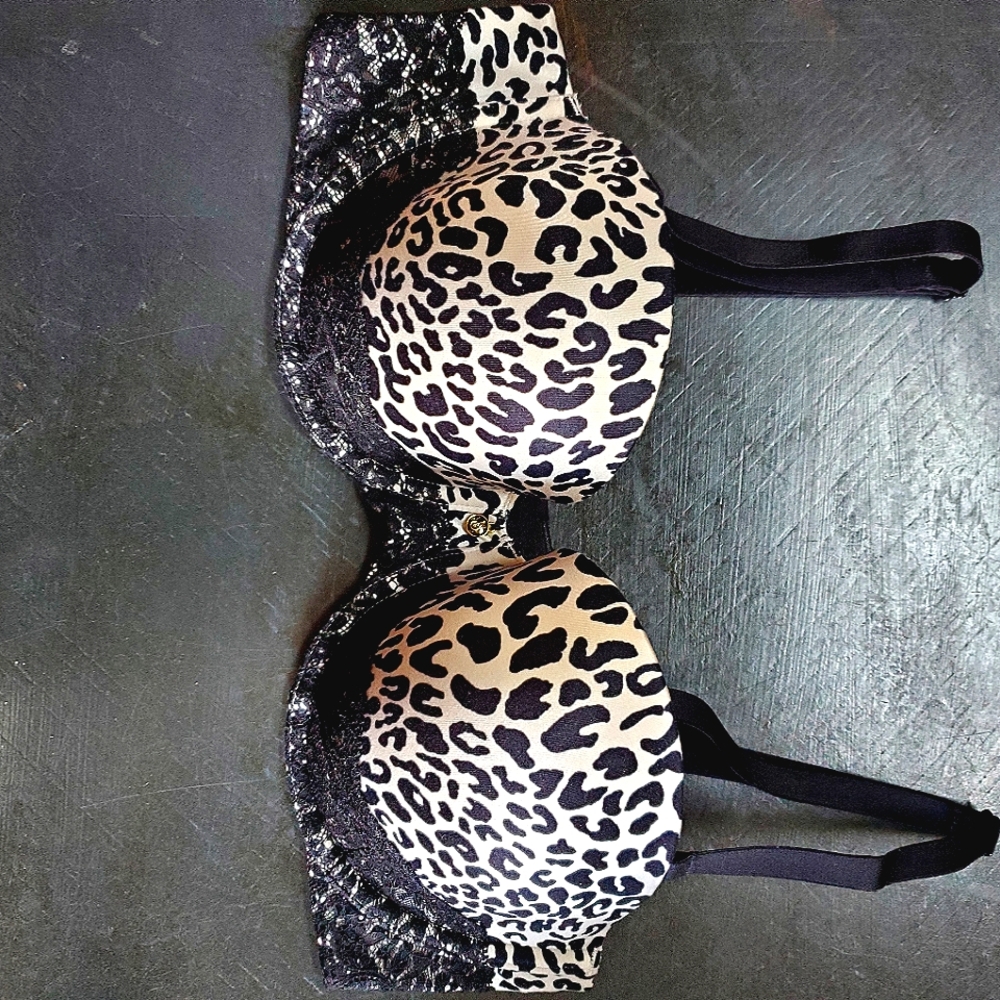 2/$15 Bra 36C sexy lined black and white